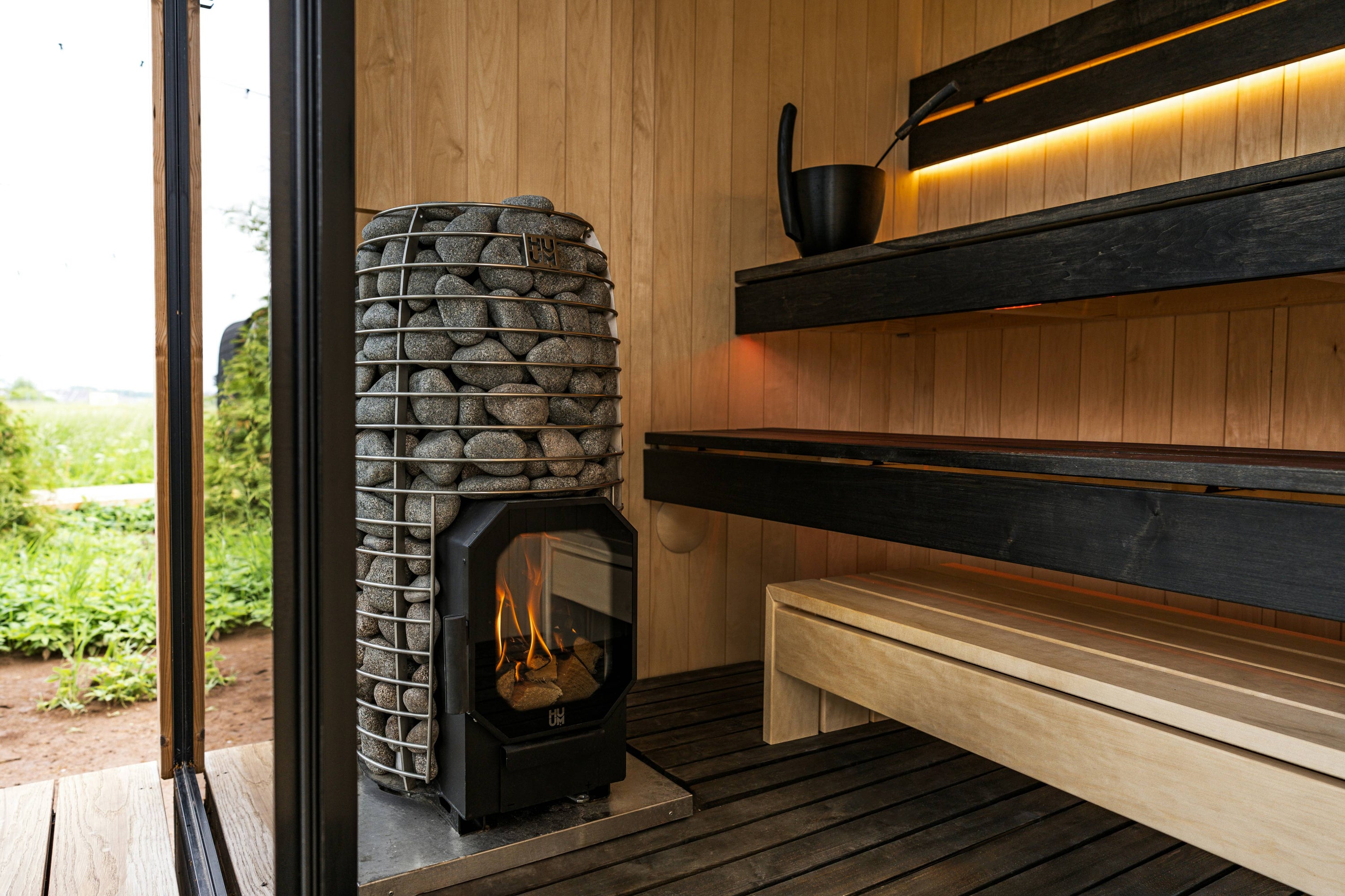 Benefits of Infrared Sauna and Cold Plunge Therapy