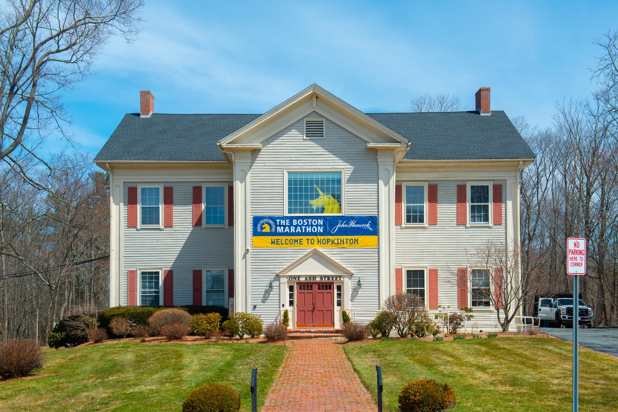 Join Thousands of Runners in the Prestigious Boston Marathon