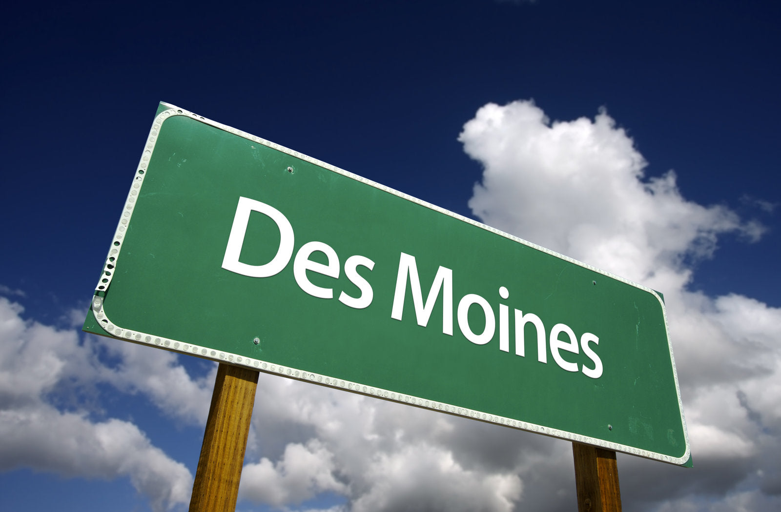 Triumph in Iowa: Ironman 70.3 Des Moines Strategies and Tips